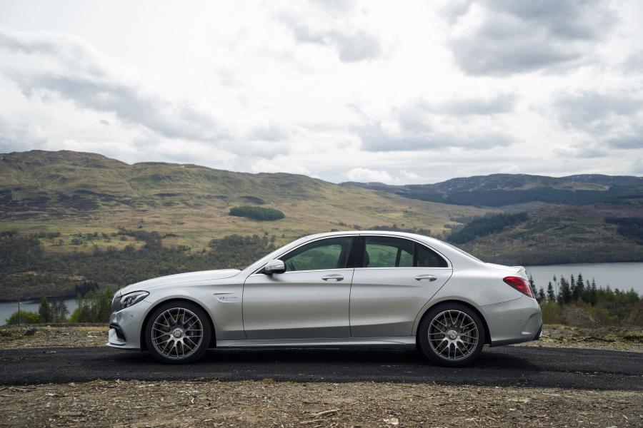  Mercedes-AMG C63 S 2015 года  (UK) (фото 3 из 30)